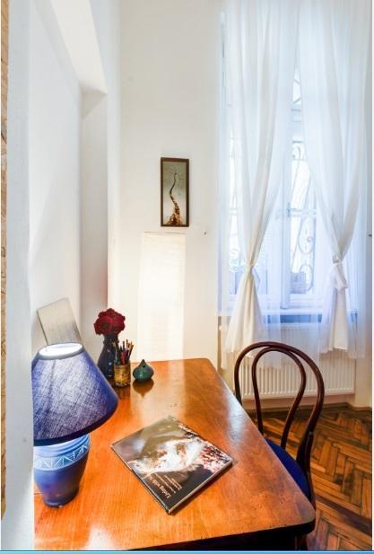 Apartment Rustic Elegance *